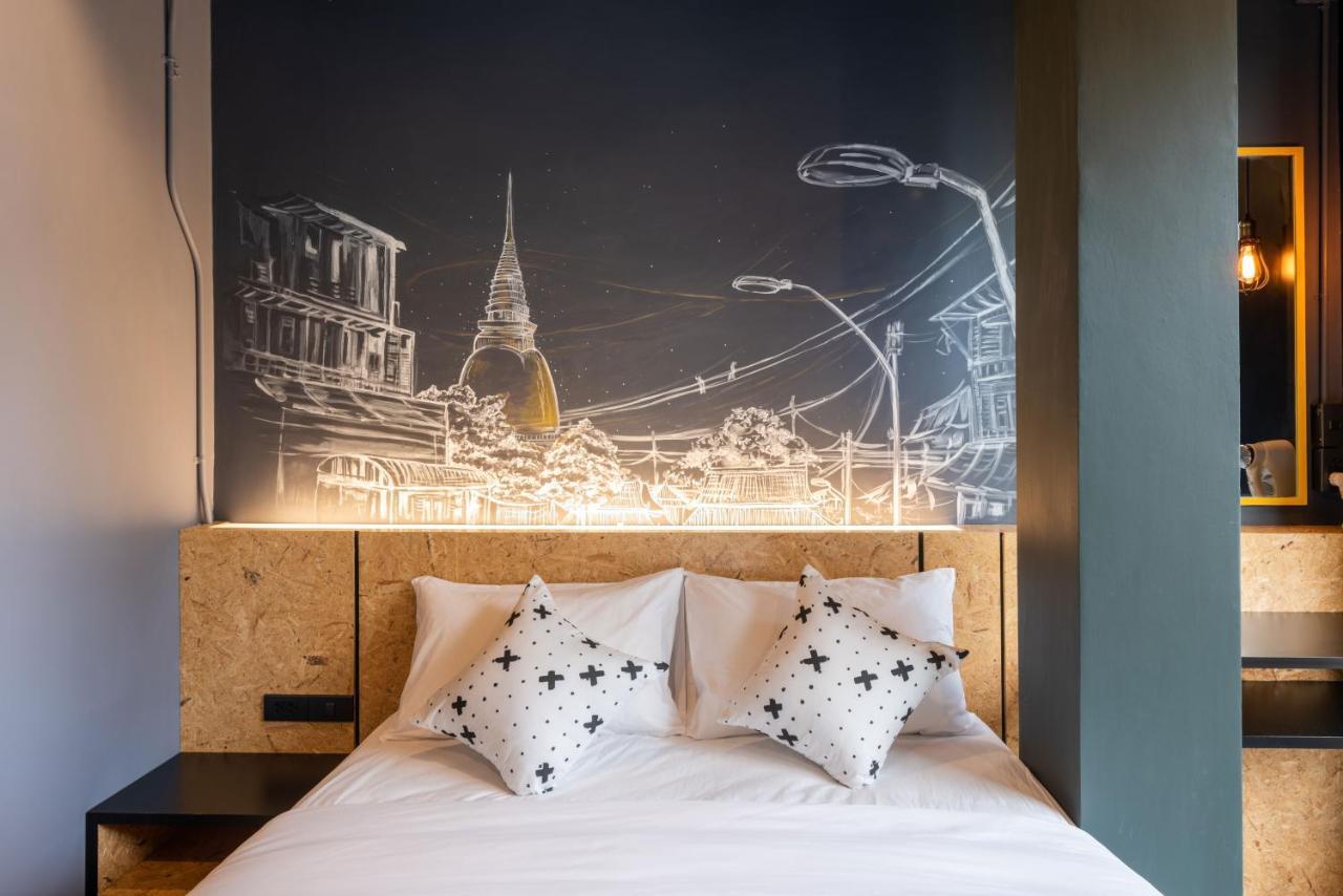 Lobsuek Hostel หลบศึก โฮสเทล Bangkok Esterno foto